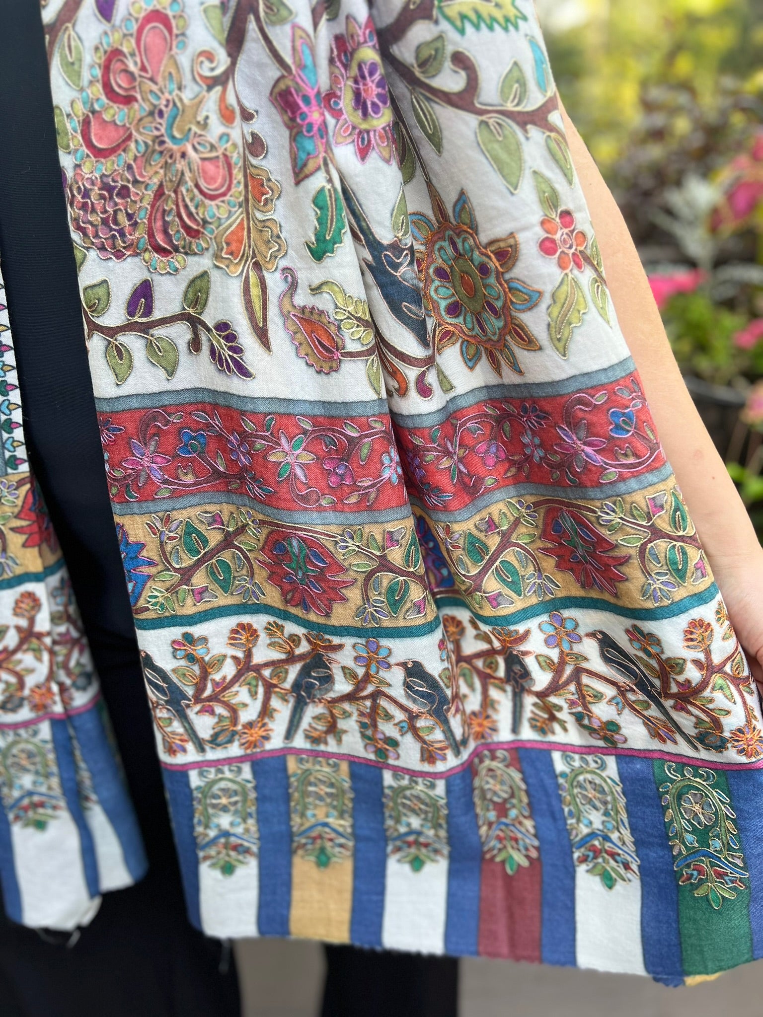 Hand-Painted Kalamkari Wool Shawl: Vibrant Kashmir Art Stole